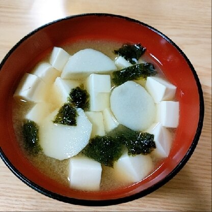 里芋のお味噌汁普通の海苔を入れて美味しく頂きました(*^-^*)